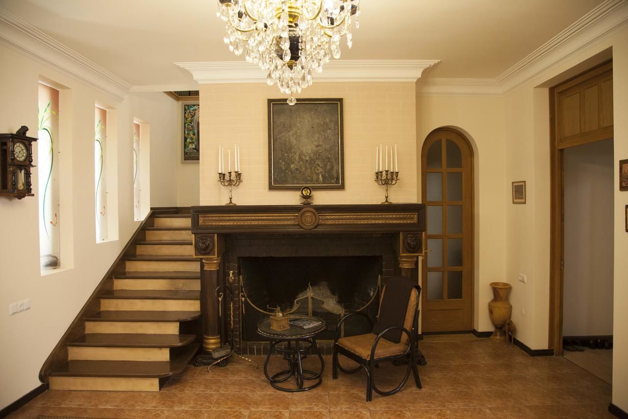Отель Hin Yerevantsi Hotel Ереван