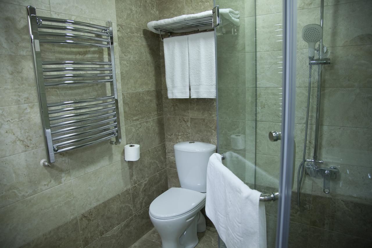 Отель Hin Yerevantsi Hotel Ереван
