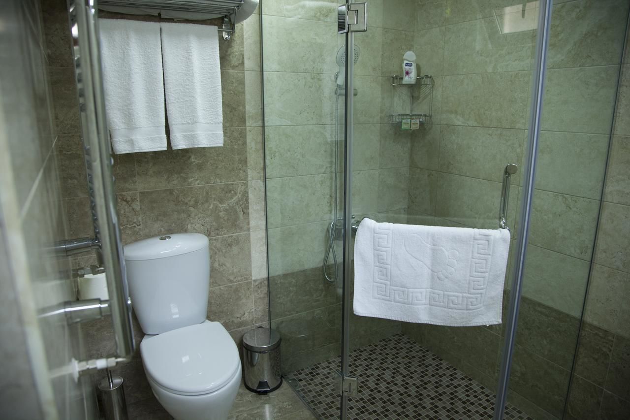 Отель Hin Yerevantsi Hotel Ереван