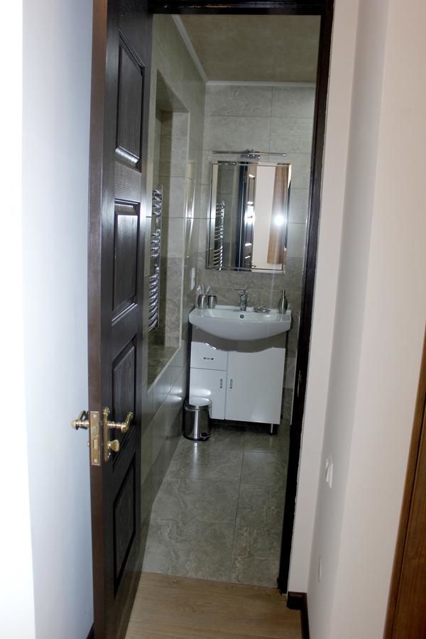 Отель Hin Yerevantsi Hotel Ереван-8