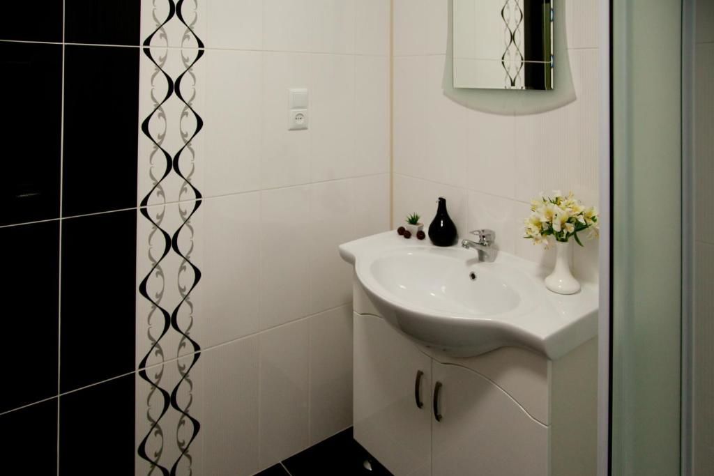 Отель Hin Yerevantsi Hotel Ереван