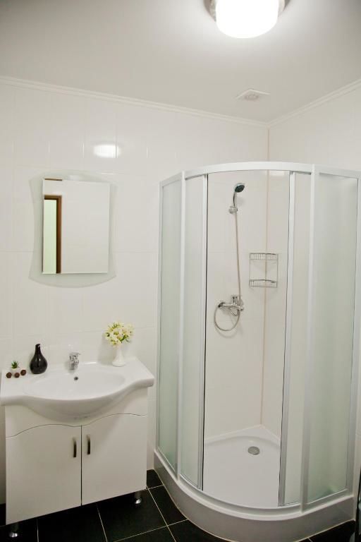 Отель Hin Yerevantsi Hotel Ереван