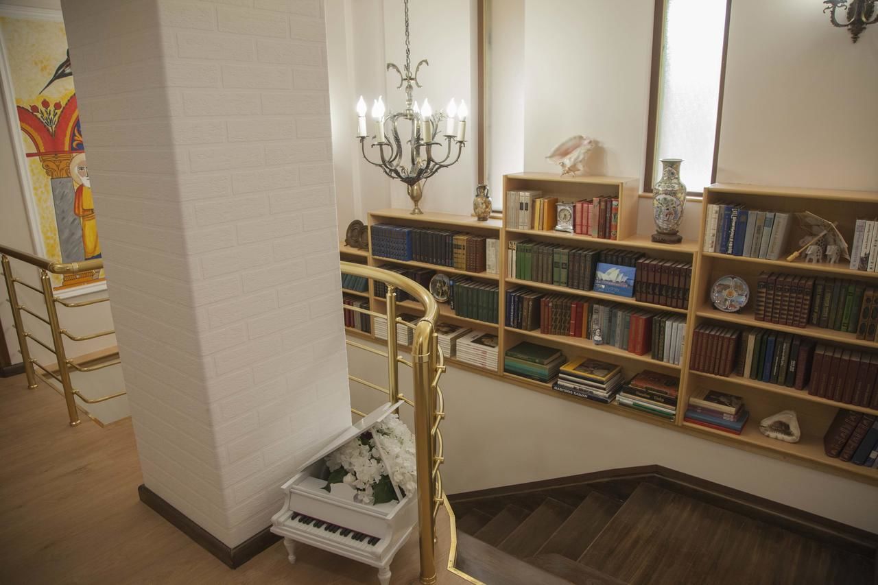 Отель Hin Yerevantsi Hotel Ереван-12