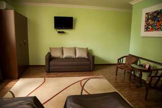 Отель Hin Yerevantsi Hotel Ереван Номер-студио "Комфорт"-6