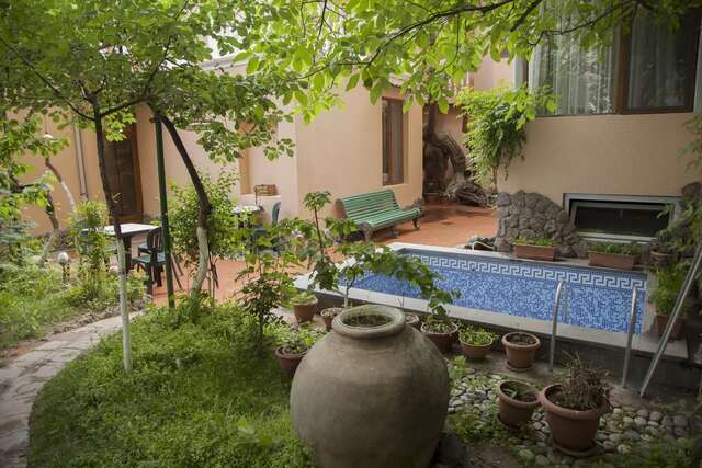 Отель Hin Yerevantsi Hotel Ереван-16