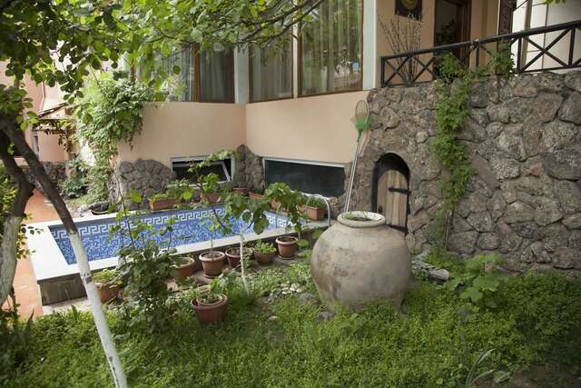 Отель Hin Yerevantsi Hotel Ереван-18