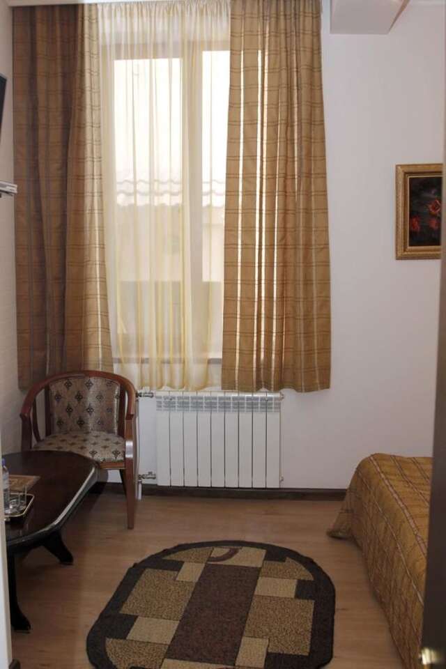 Отель Hin Yerevantsi Hotel Ереван-4