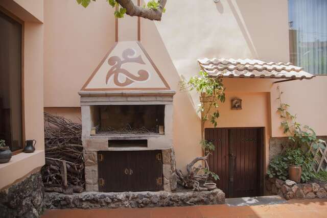 Отель Hin Yerevantsi Hotel Ереван-22