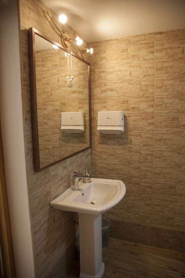 Отель Hin Yerevantsi Hotel Ереван-24