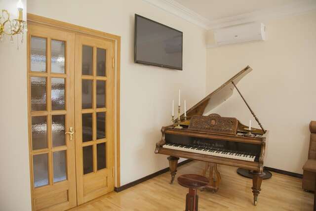 Отель Hin Yerevantsi Hotel Ереван-29