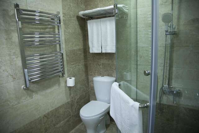 Отель Hin Yerevantsi Hotel Ереван-35