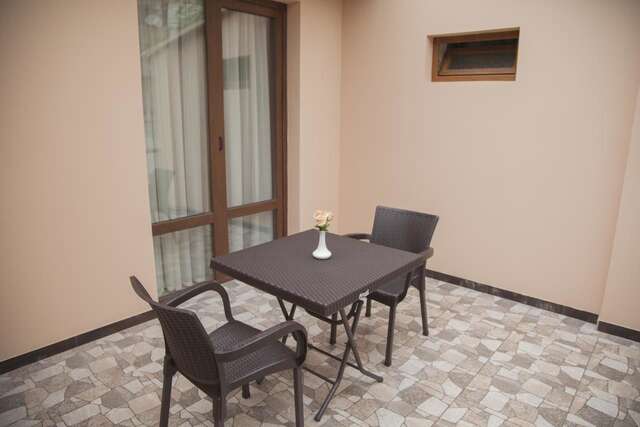 Отель Hin Yerevantsi Hotel Ереван-43