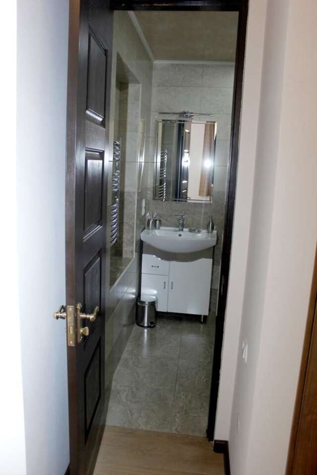 Отель Hin Yerevantsi Hotel Ереван-7