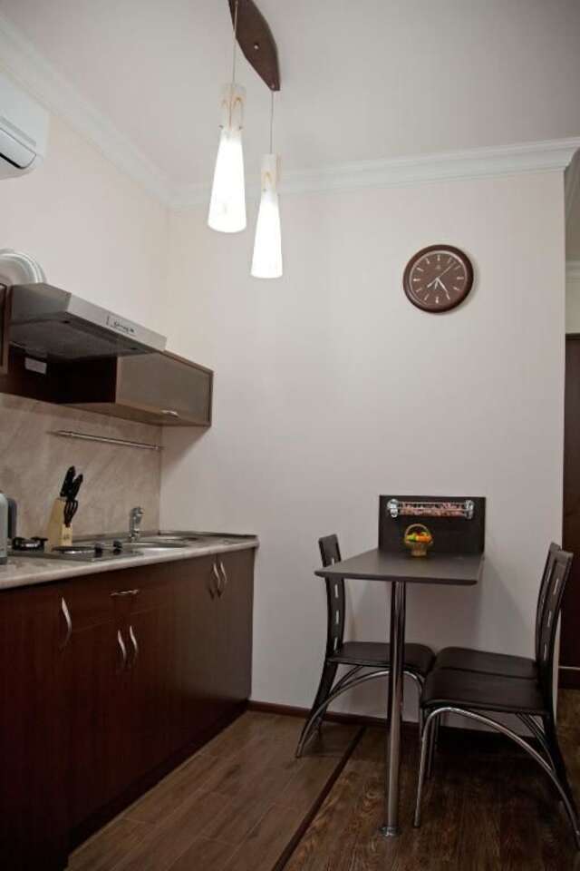 Отель Hin Yerevantsi Hotel Ереван-52