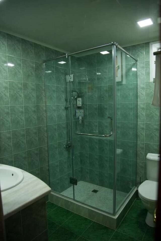 Отель Hin Yerevantsi Hotel Ереван-75