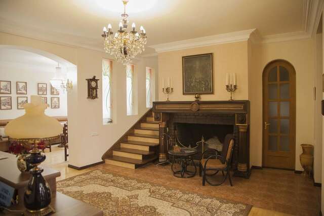 Отель Hin Yerevantsi Hotel Ереван-10